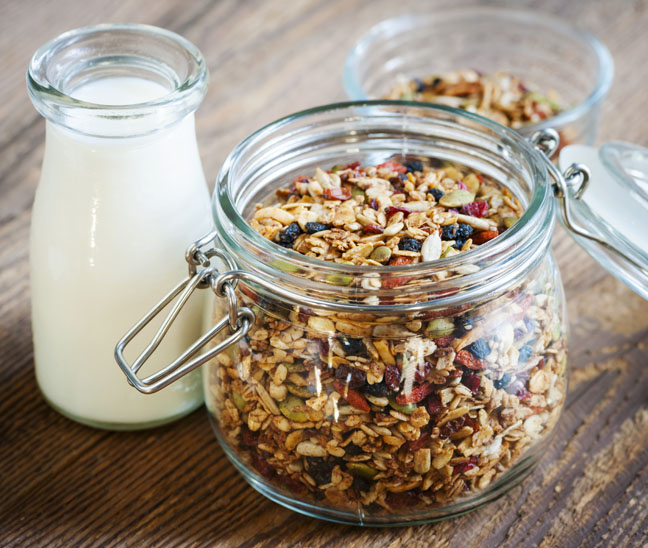 Thanksgiving Breakfast – Fall Granola with Honey Cinnamon Yogurt